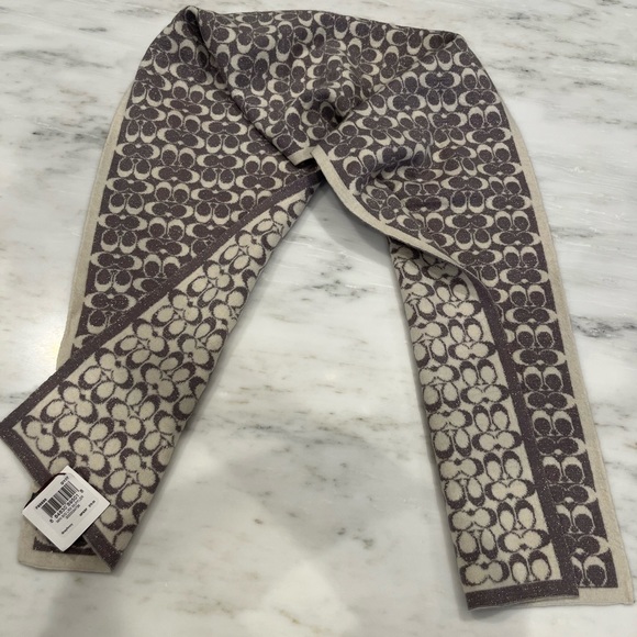 Coach scarf with tags - Picture 1 of 1